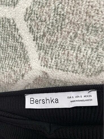 Bershka Elbise