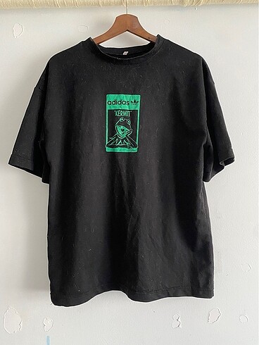 Adidas tshirt
