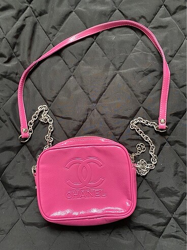 Chanel pembe çanta