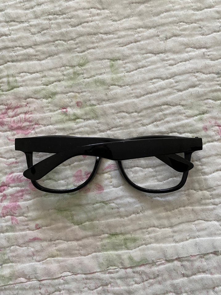 Şeffaf Koyu Siyah Kadın Gözlüğü - Görsel 2
