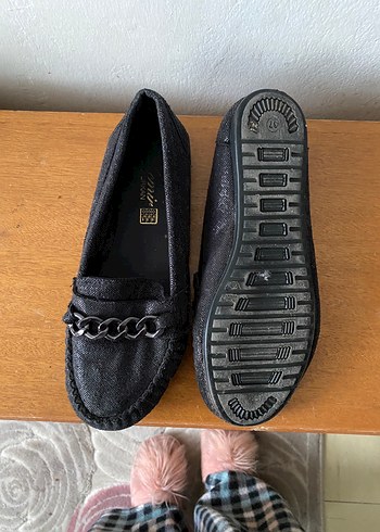 Zincir Detaylı Siyah parıltılı babet - Görsel 6