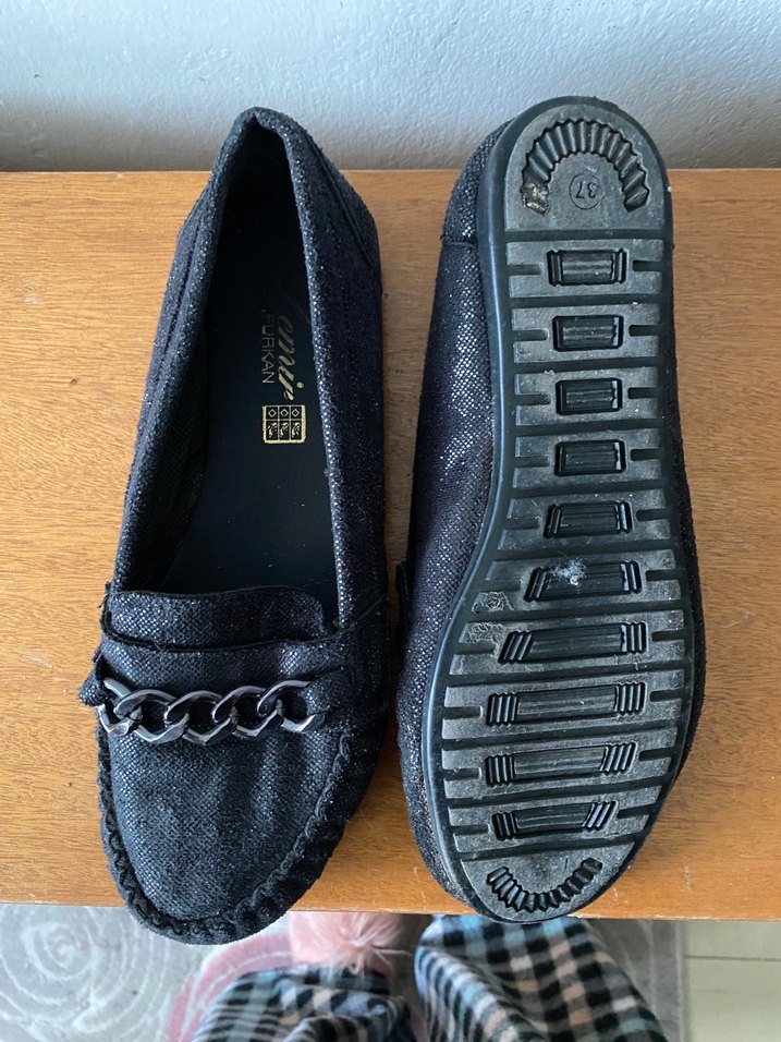 Zincir Detaylı Siyah parıltılı babet - Görsel 2