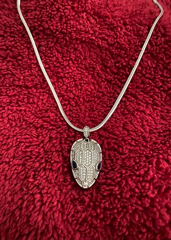 Bvlgari replika Yılan Detaylı Kolye - Görsel 3