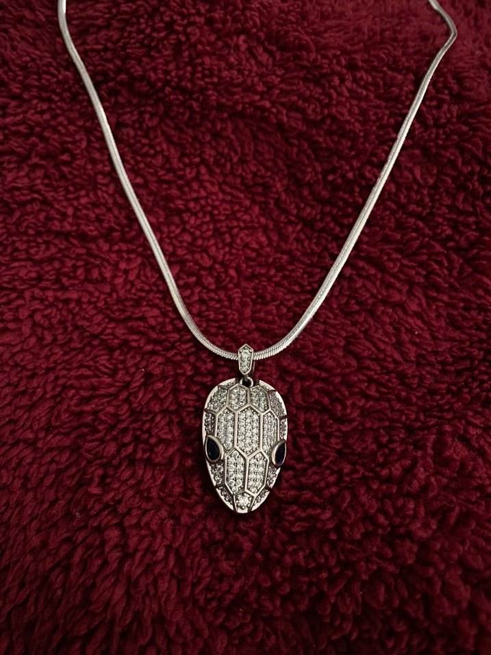 Bvlgari replika Yılan Detaylı Kolye - Görsel 2