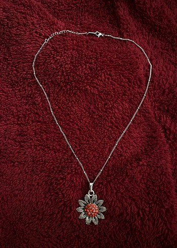 Kırmızı Nakışlı Boncuklu Bohem Kolye - Görsel 3