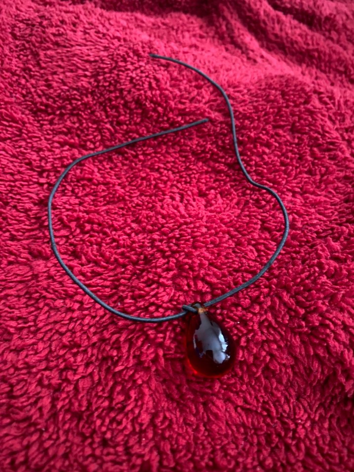 Kırmızı Boncuklu Gotik Kolye - Görsel 2