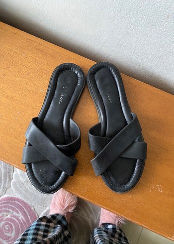 Siyah çapraz deri Kadın Terlik - Görsel 2