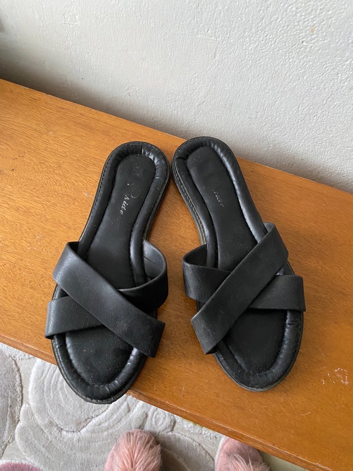 Siyah çapraz deri Kadın Terlik - Görsel 3