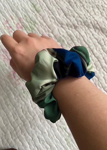 Çok Renkli İpek Görünümlü Lastikli Saç Tokası - Görsel 5