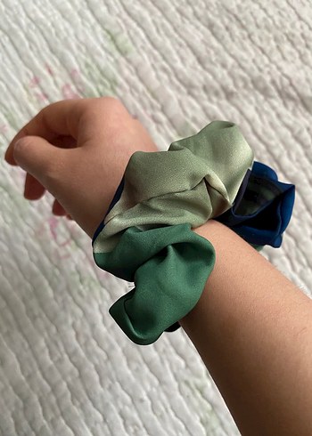 Çok Renkli İpek Görünümlü Lastikli Saç Tokası - Görsel 2