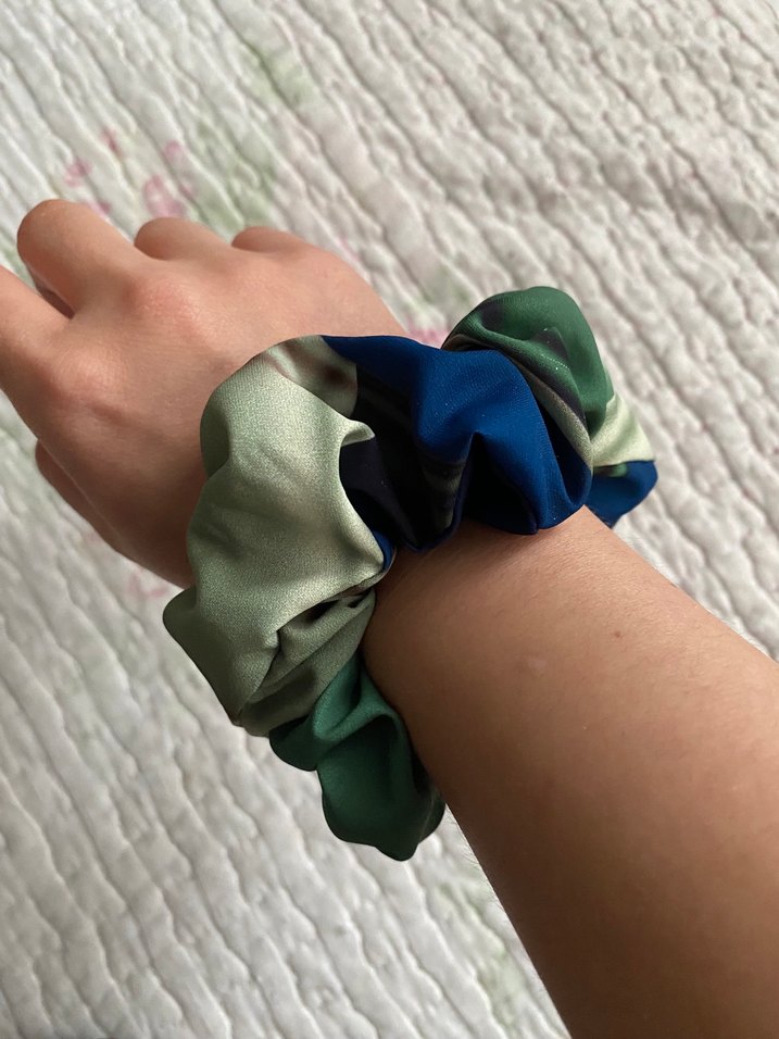 Çok Renkli İpek Görünümlü Lastikli Saç Tokası - Görsel 4