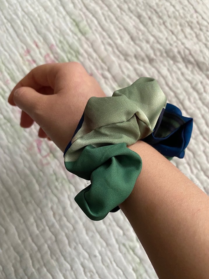 Çok Renkli İpek Görünümlü Lastikli Saç Tokası - Görsel 2