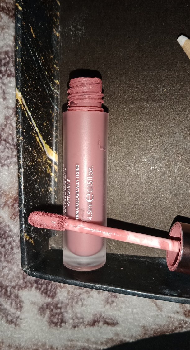 Bej ve Gri Makyaj Ürünleri Seti - Görsel 3