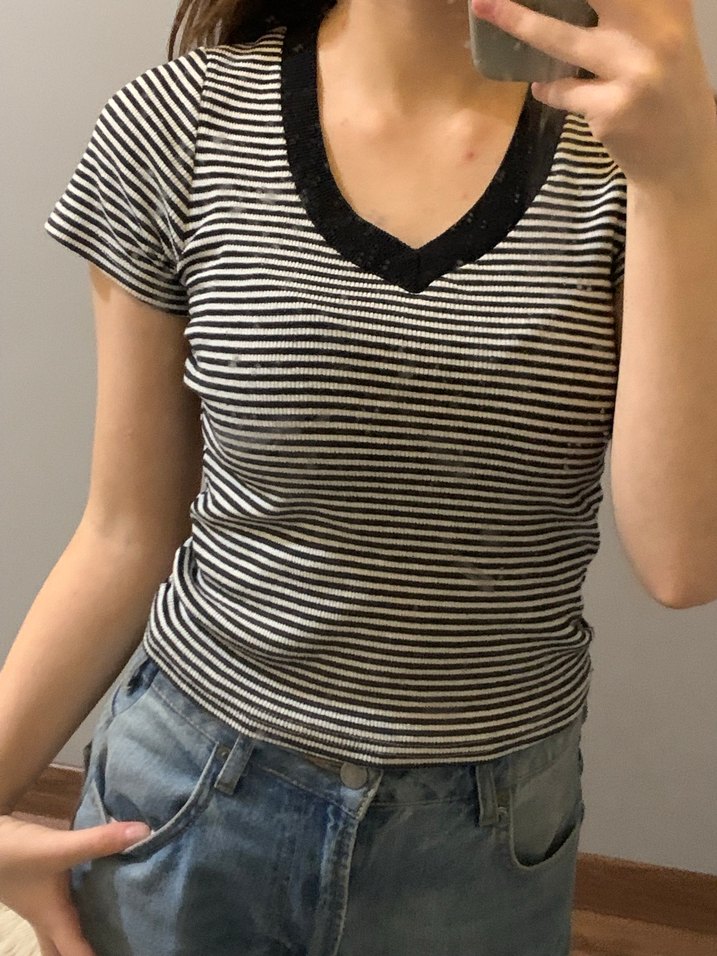 V Yaka Kadın Tişört - Görsel 2