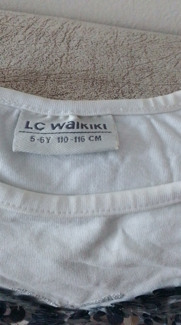 Kelebek Detaylı Kız Çocuk Beyaz Tişört ve lacivert Etek - Görsel 3