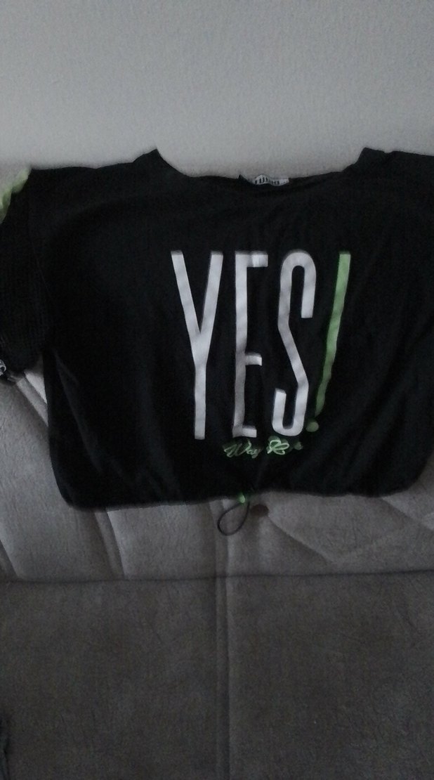 Kız Siyah Baskılı Kemerli Tişört krop - Görsel 5