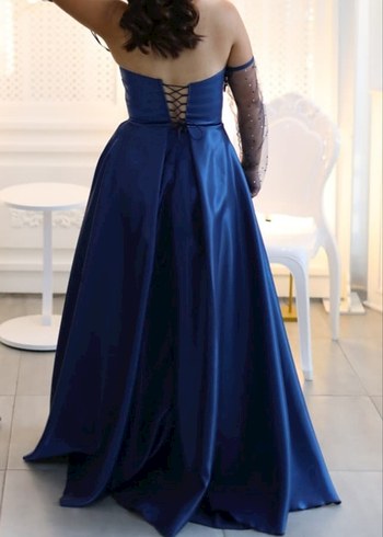 Sırt Dekolteli Parlak Lacivert Uzun Abiye Nişanlık - Görsel 3