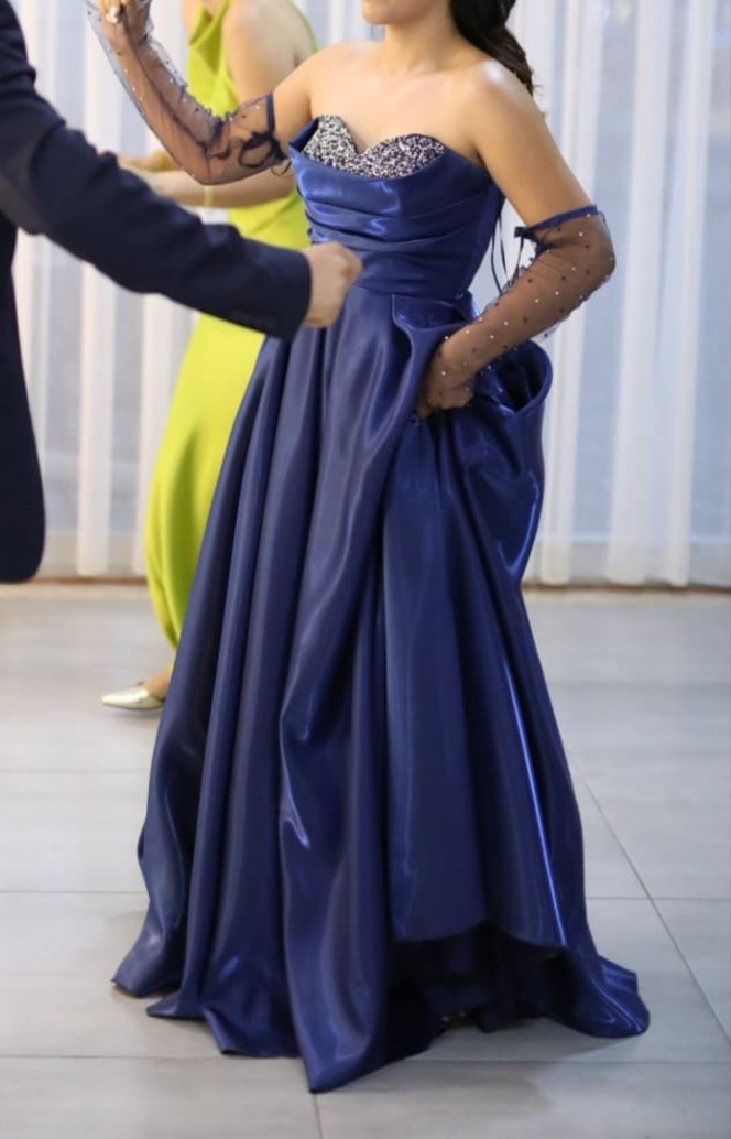Sırt Dekolteli Parlak Lacivert Uzun Abiye Nişanlık - Görsel 2
