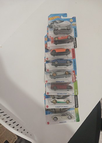 Çok Renkli Hot Wheels Oyuncak Arabalar Seti