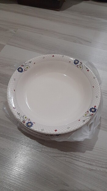 Yemek tabağı 6 adet eni 19,5 cm santimetre boyu 4cm santimetre