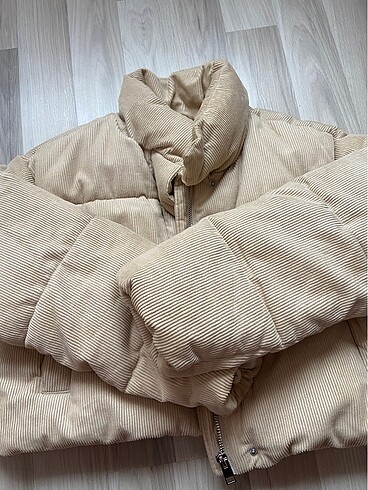 s Beden Pull&Bear mont