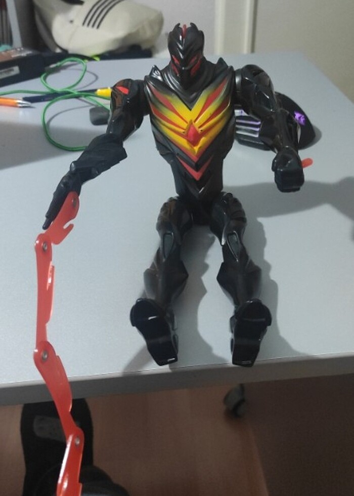 Max Steel Miles Dread figür 30cm - Görsel 5