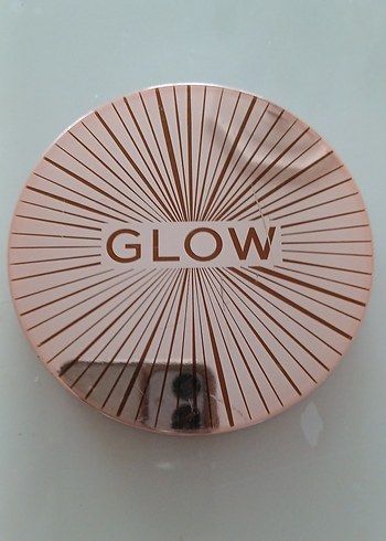 Parlak Bej GLOW Kapatıcı ve Aydınlatıcı