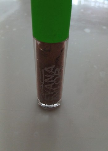 MAC Parlak Bej Ruj