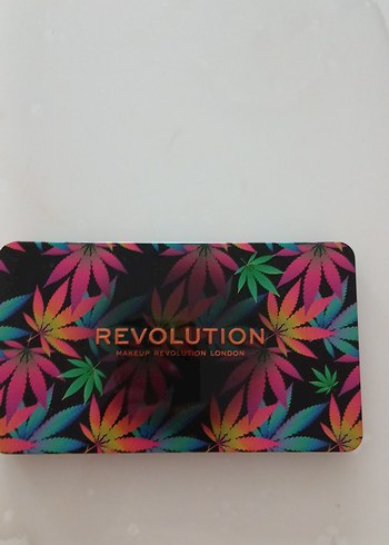 Revolution Yeşil Tonlarda Göz Farı Paleti