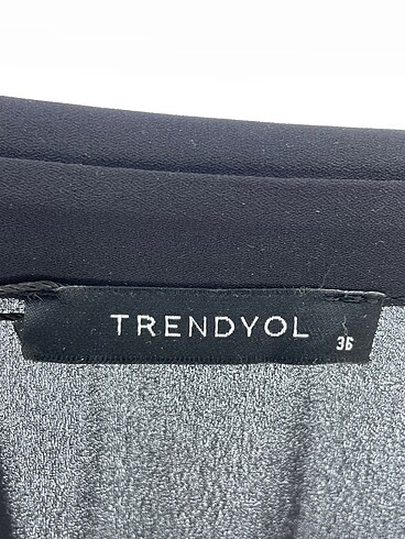 36 Beden siyah Renk Trendyol & Milla Uzun Elbise %70 İndirimli.