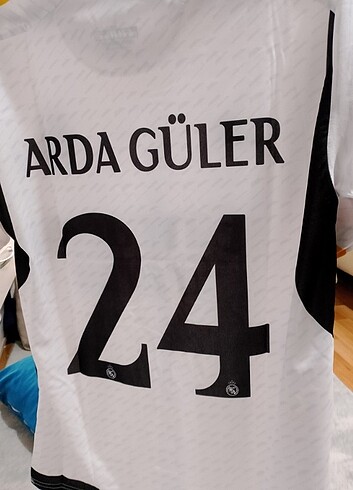 Real Madrid Arda Güler formasi 