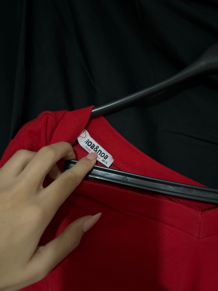 Kırmızı V Yaka Crop Top - Görsel 2