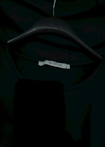 Kısa kollu dantelli siyah tişört - Görsel 2