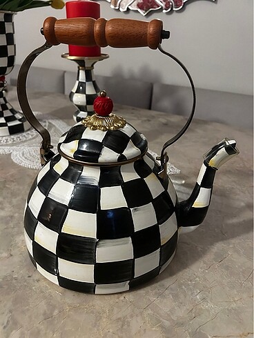 MacKenzie-Childs Courtly Check Enamel Tea Kettle-3 Litre büyük b