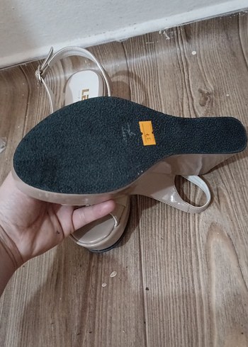 Bej Kadın Dolgu Topuklu Akşam Ayakkabısı - Görsel 2