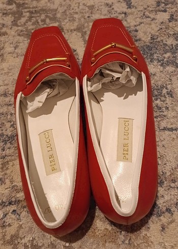 Klasik Kırmızı Deri Tokalı Kadın Ayakkabı - Görsel 2