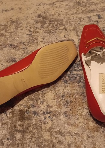 Klasik Kırmızı Deri Tokalı Kadın Ayakkabı - Görsel 3