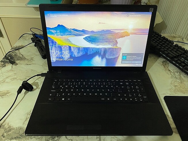 Lenovo i7 Laptop - 8 Çekirdekli! ? 8GB RAM ? 240GB SSD ? Hızlı &