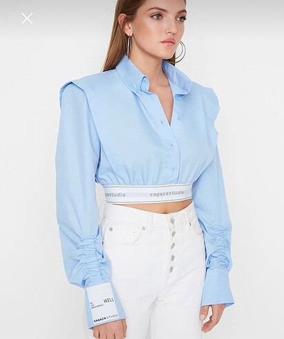 s Beden Sagaza studio mavi crop poplin gömlek