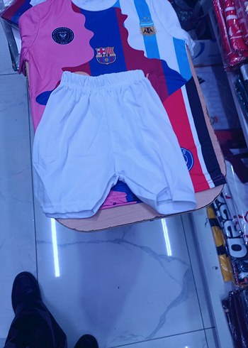 Messi konsept forma
yaş gurubu mevcuttur - Görsel 4