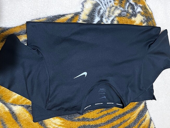 m Beden Nike Spor Tişört