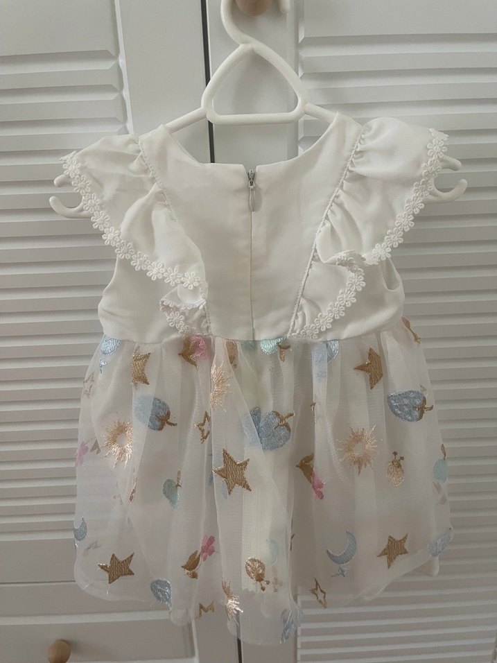 Kız Çocuk Beyaz Nakışlı Fırfırlı Elbise - Görsel 2