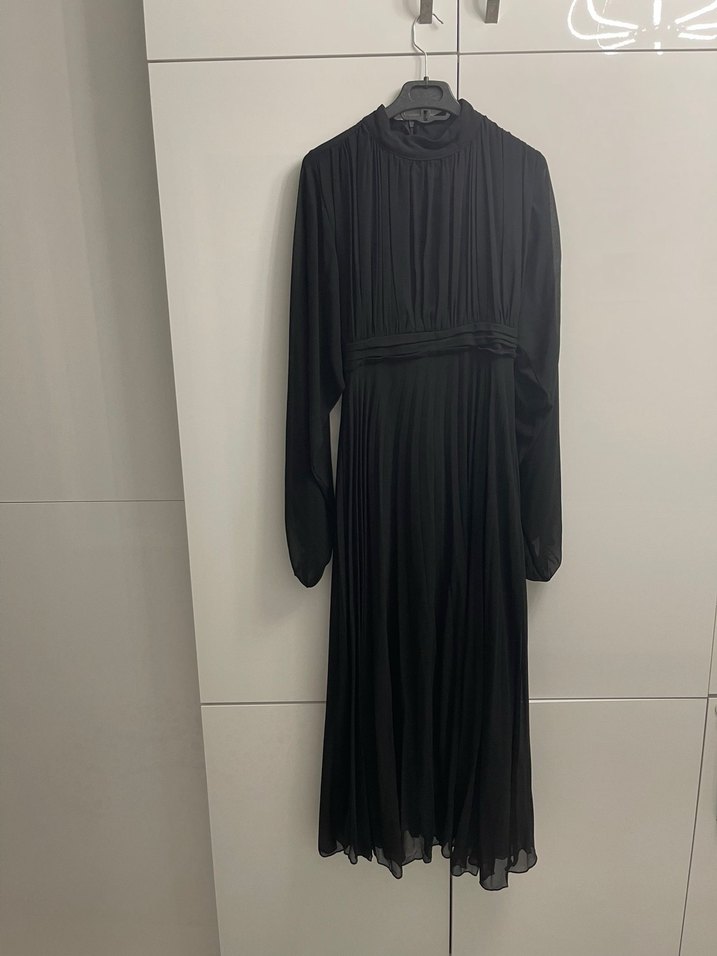 Siyah Uzun Kollu Pilili Gotik Elbise - Görsel 2