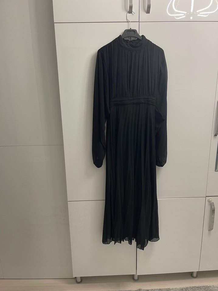 Siyah Uzun Kollu Pilili Gotik Elbise - Görsel 3