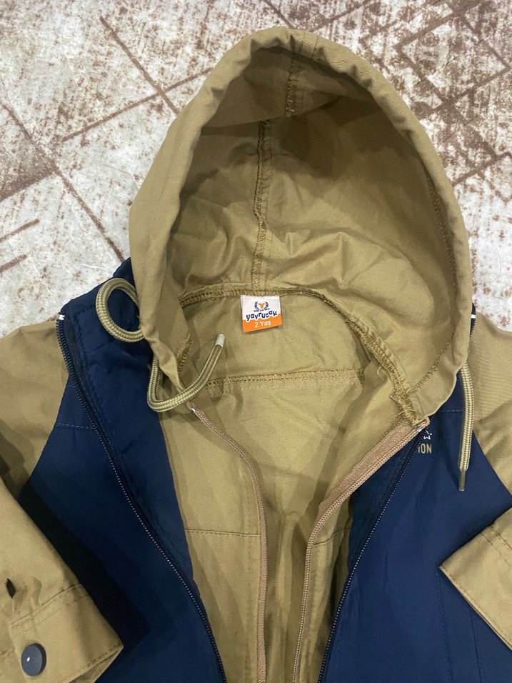Kahverengi Kapüşonlu Erkek Çocuk Ceket - Görsel 4