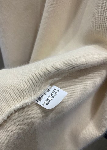 Düğmeli Beyaz Kadın Kısa Hırka - Görsel 5