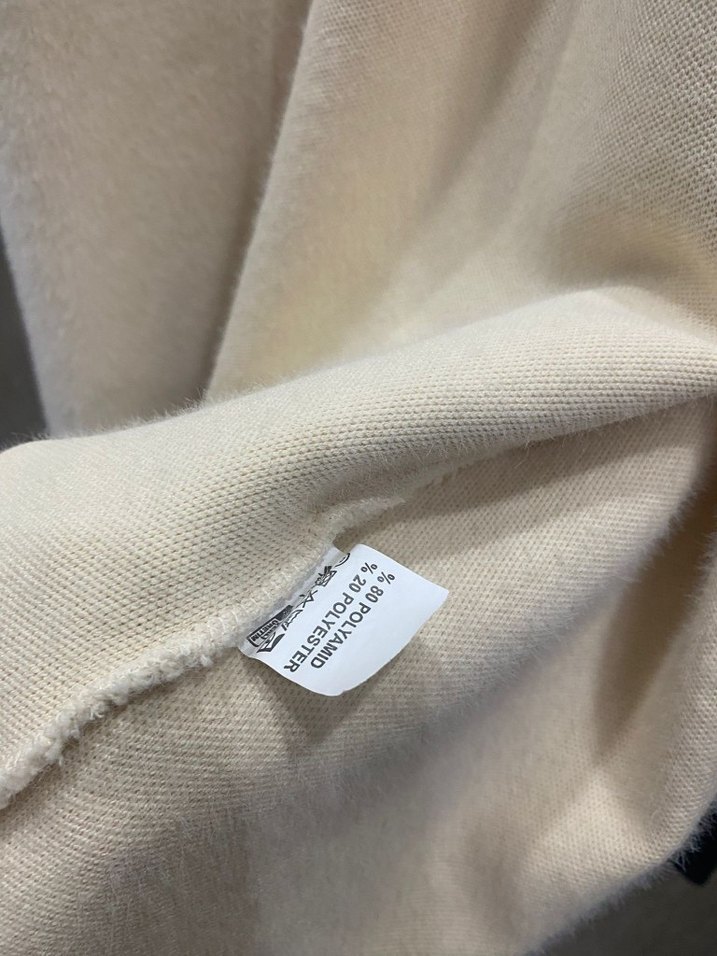 Düğmeli Beyaz Kadın Kısa Hırka - Görsel 5