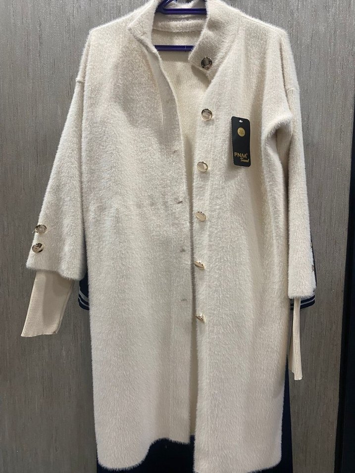 Düğmeli Beyaz Kadın Kısa Hırka - Görsel 4