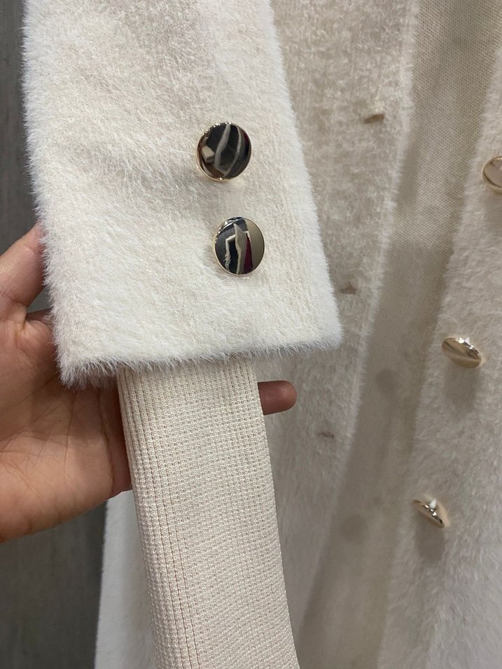 Düğmeli Beyaz Kadın Kısa Hırka - Görsel 3