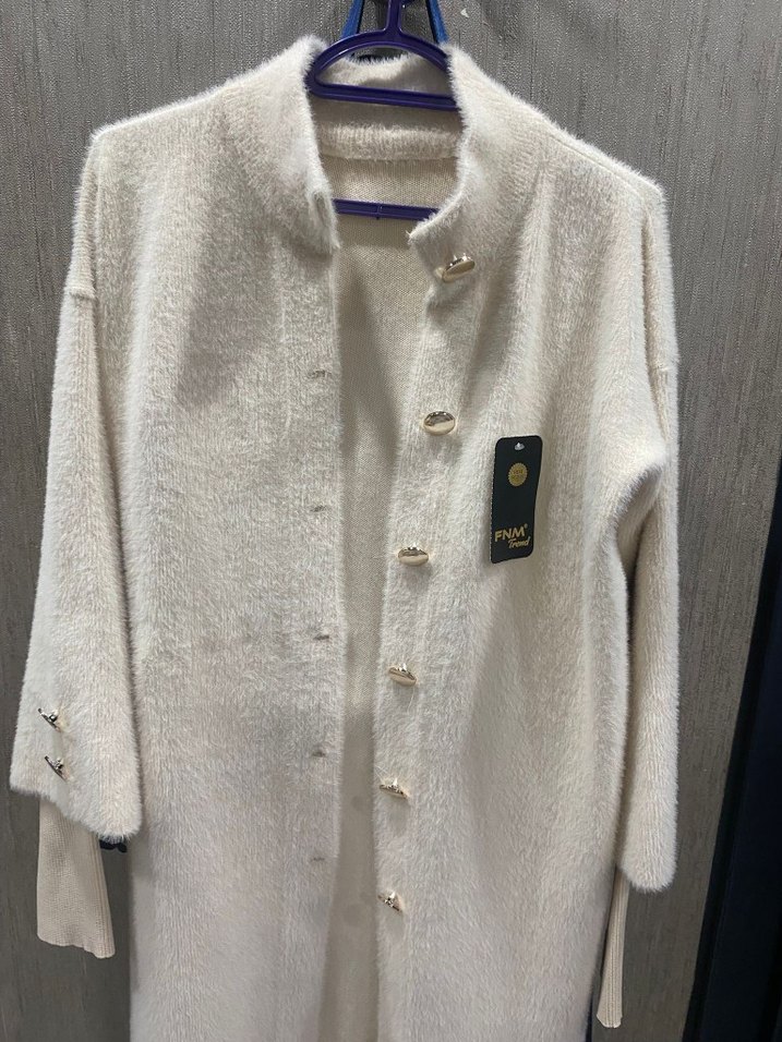 Düğmeli Beyaz Kadın Kısa Hırka - Görsel 2